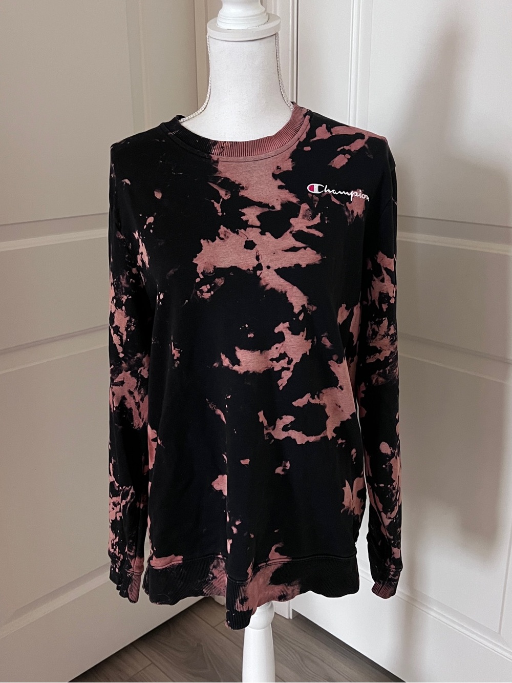 Champion Tie-Dye Crewneck Sweatshirt in Black & Dusty Rose